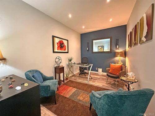 ste-2d-4322 50th St, Woodside, NY, 11377-4442 | Card Image