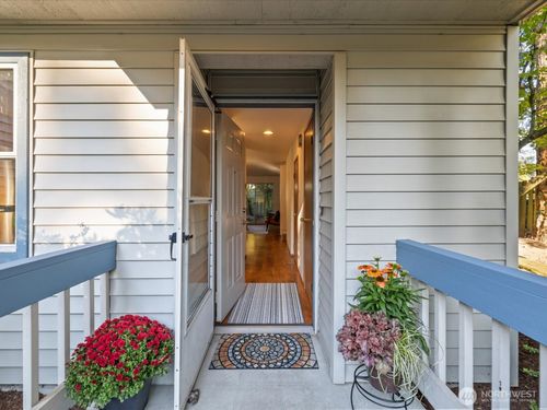 apt-g-7606 201st St Sw, Edmonds, WA, 98026-6820 | Card Image