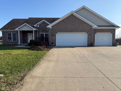5293 River Birch Dr, Columbus, IN, 47201-2716 | Card Image