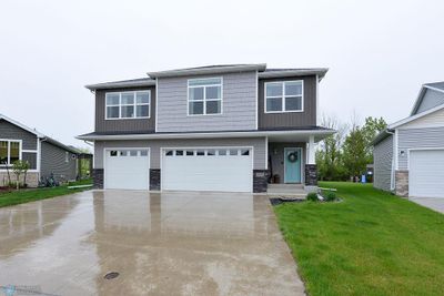 Immaculate 3 Level Home | Image 1