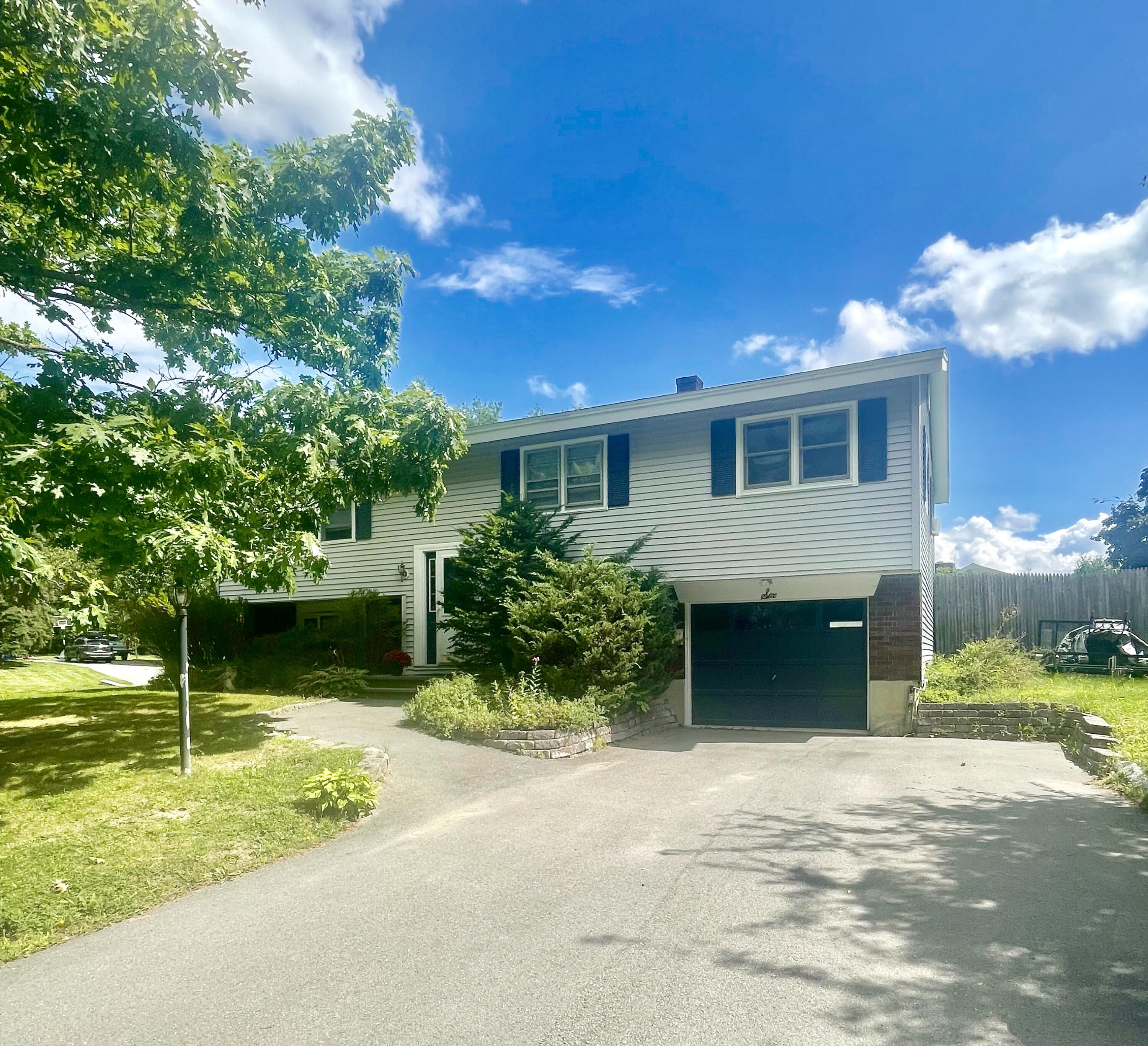 Lorraine Ave, Brewer, ME 04412