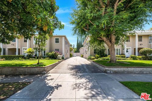 15224 1/2 Dickens St, Sherman Oaks, CA, 91403-3335 | Card Image
