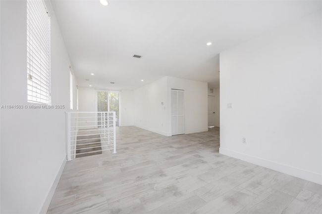 3823 Thomas Ave, House other with 5 bedrooms, 4 bathrooms and null parking in Miami FL | Image 18
