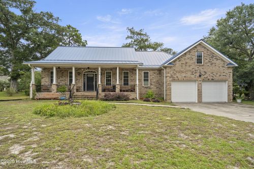 106 Se 1st St, Oak Island, NC, 28465-6959 | Card Image