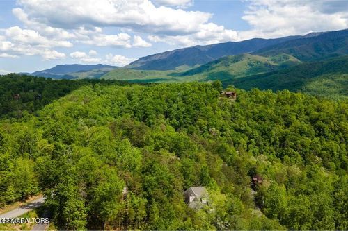 71 Vixen Run, Gatlinburg, TN, 37738 | Card Image