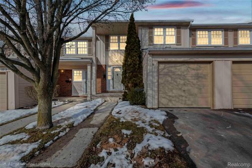 1719 Brentwood Dr, Troy, MI, 48098-2636 | Card Image