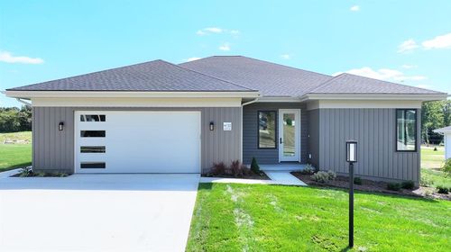 32 Betty Dr, Bellville, OH, 44813-9467 | Card Image