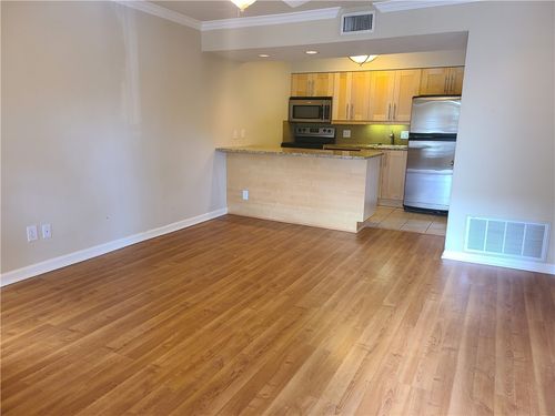 221-7685 Northcross Dr, Austin, TX, 78757-1751 | Card Image