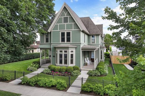 920 Geneva St, LAKE GENEVA, WI, 53147-1803 | Card Image