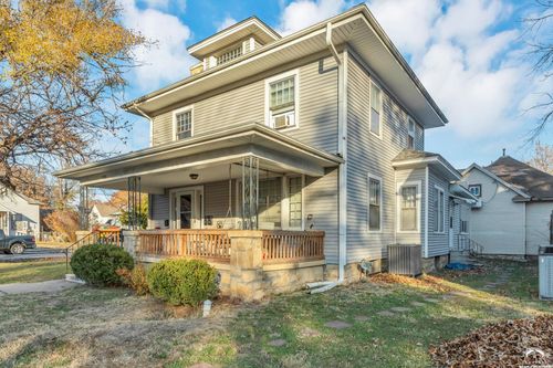 1500 Sw Mulvane St, Topeka, KS, 66604-4110 | Card Image