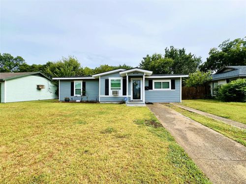4236 Comanche St, Fort Worth, TX, 76119-2002 | Card Image
