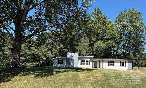 137 Forest Hills Dr, Gaffney, SC, 29340-2836 | Card Image