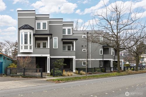 2011 Cornwall Ave, Bellingham, WA, 98225-3647 | Card Image