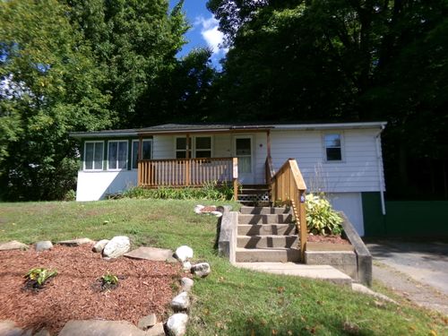 6 Brown St, Malone, NY, 12953-2420 | Card Image