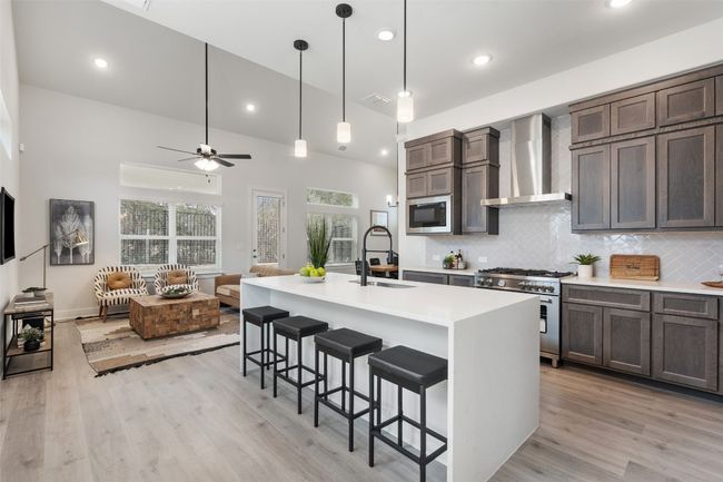 2012 Kit Cir, House other with 4 bedrooms, 3 bathrooms and 2 parking in Austin TX | Image 11