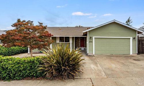 2076 Harrison St, Petaluma, CA, 94954-3860 | Card Image