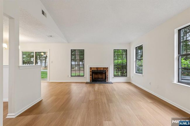 7 Eakens Ct, Condo with 2 bedrooms, 1 bathrooms and null parking in Mahwah NJ | Image 7