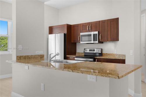 apt-402-20000 E Country Club Dr, Aventura, FL, 33180-3005 | Card Image
