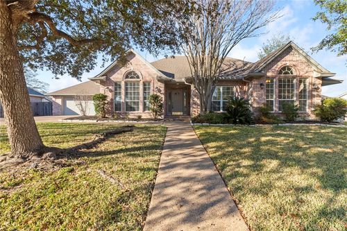 715 Berry Crk, College Station, TX, 77845-4432 | Card Image