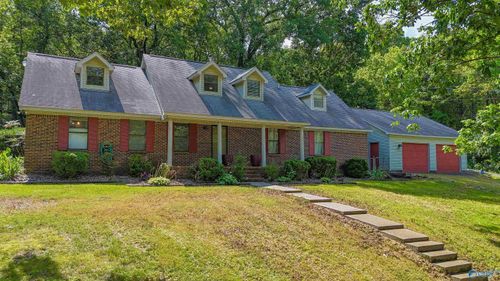 202 Red Bud Ln, Decatur, AL, 35603-6424 | Card Image