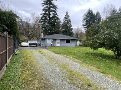 44007 Squakum Rd, House other with 2 bedrooms, 1 bathrooms and 6 parking in Fraser Valley Rd Rural BC | Image 1