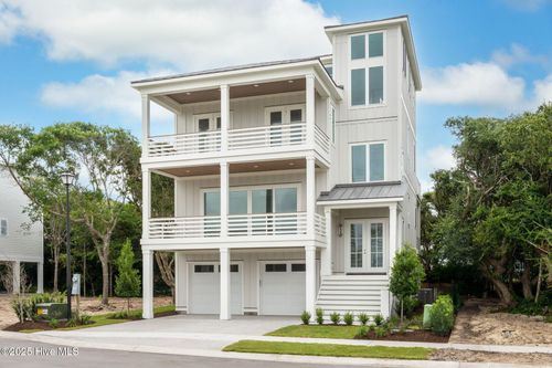 80 Peregrine St, Surf City, NC, 28445-1231 | Card Image