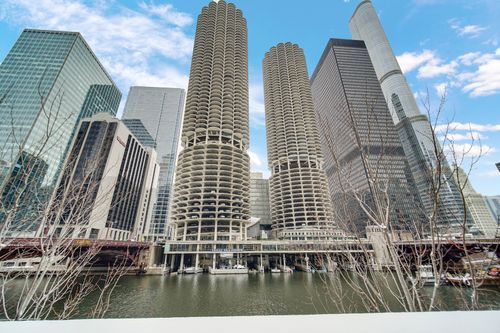 apt-4110-300 State St, Chicago, IL, 60654-5403 | Card Image