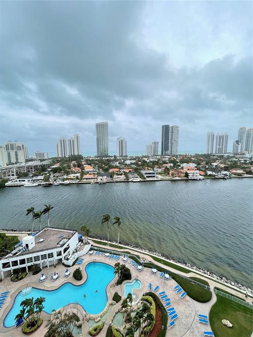 1709-19101 Mystic Pointe Dr, Aventura, FL, 33180-4512 | Card Image