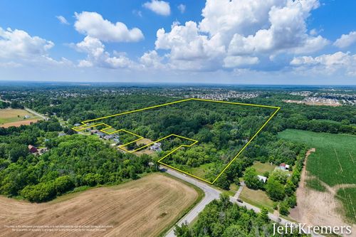 2355 76th St, Caledonia, MI, 49316-8202 | Card Image