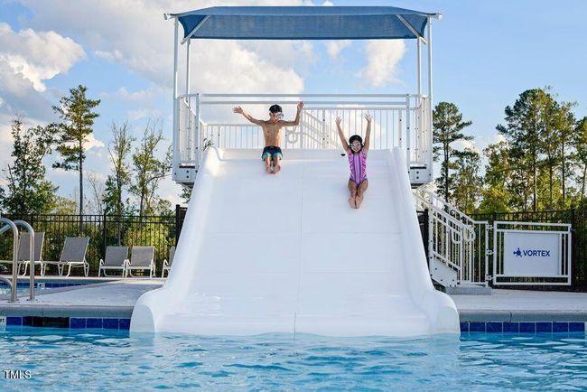 12 Oaks Double Water Slide | Image 43