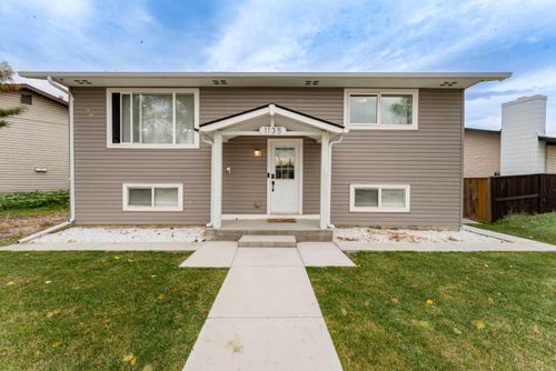 1135 Penrith Cres Se, Calgary, AB, T2A2H8 | Card Image