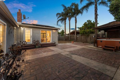 6793 Flanders Dr, Newark, CA, 94560-1167 | Card Image
