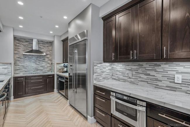 1301 - 5845 Friars Rd, Condo with 3 bedrooms, 2 bathrooms and 2 parking in San Diego CA | Image 19