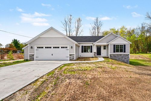 7466 N Amy School Road, Howard City, MI, 49329 | Card Image