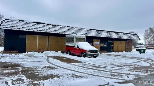 405 S 3rd St, Louisiana, MO, 63353-2007 | Card Image