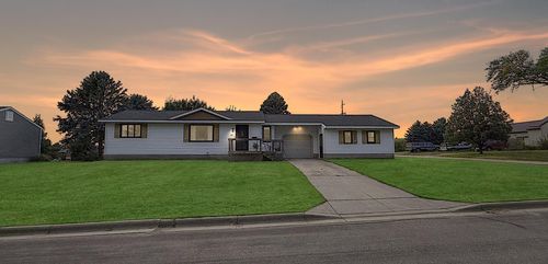421 9th Ave, Madison, MN, 56256-1132 | Card Image