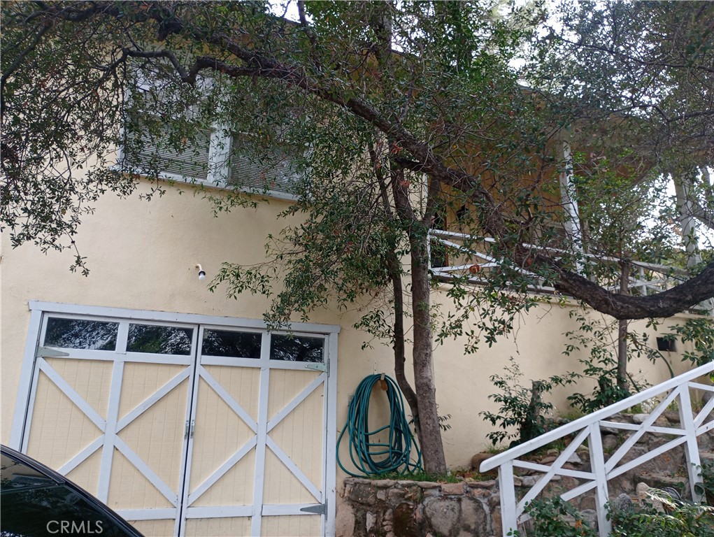 Residential in Sunland 4