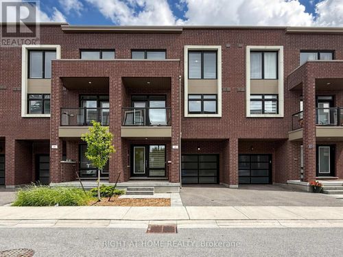 23 Moneypenny Pl, Thornhill, ON, L4J0K9 | Card Image