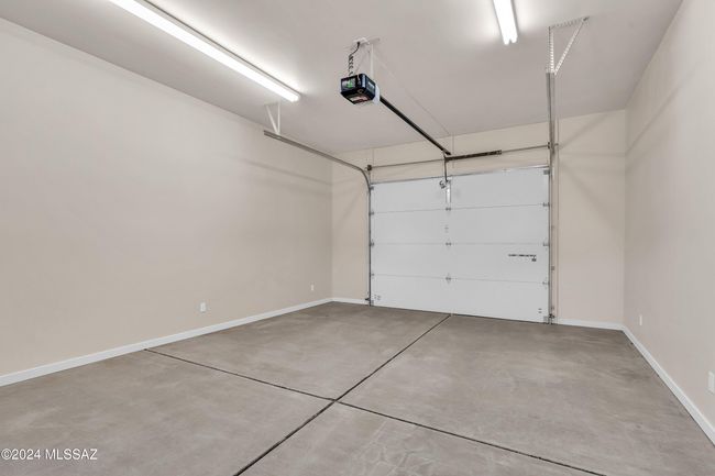 Garage | Image 30
