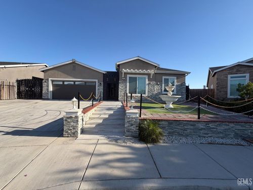 5917 Hawthorn Tree Ln, Bakersfield, CA, 93313-9434 | Card Image
