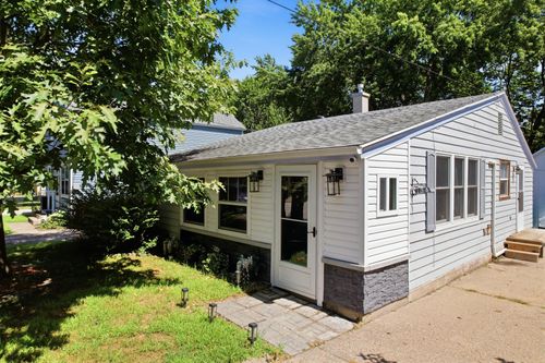 134 Fairfax St, Winona, MN, 55987-2375 | Card Image