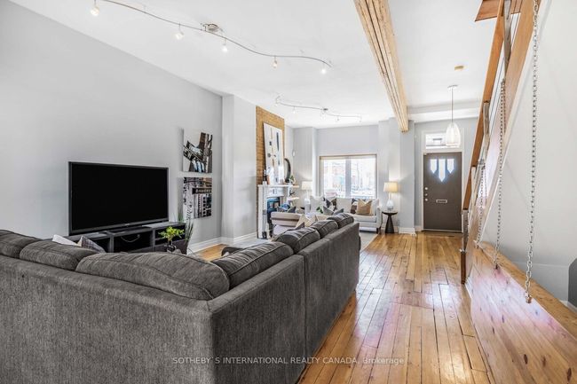 87 W Lodge Ave, House attached with 3 bedrooms, 2 bathrooms and null parking in Toronto ON | Image 11