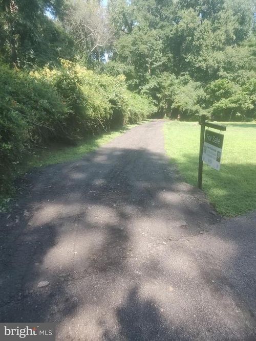 5940 Barberry Trl, Lorton, VA, 22079 | Card Image