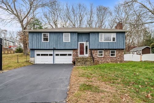 35 Robin Hollow Ln, Westerly, RI, 02891-4908 | Card Image