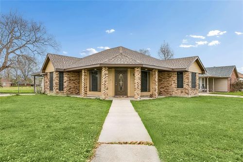 3200 Lakewood Dr, Violet, LA, 70092-3706 | Card Image