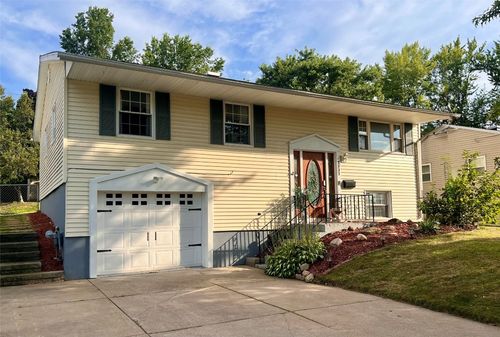 2537 44th St, Erie, PA, 16510-3911 | Card Image