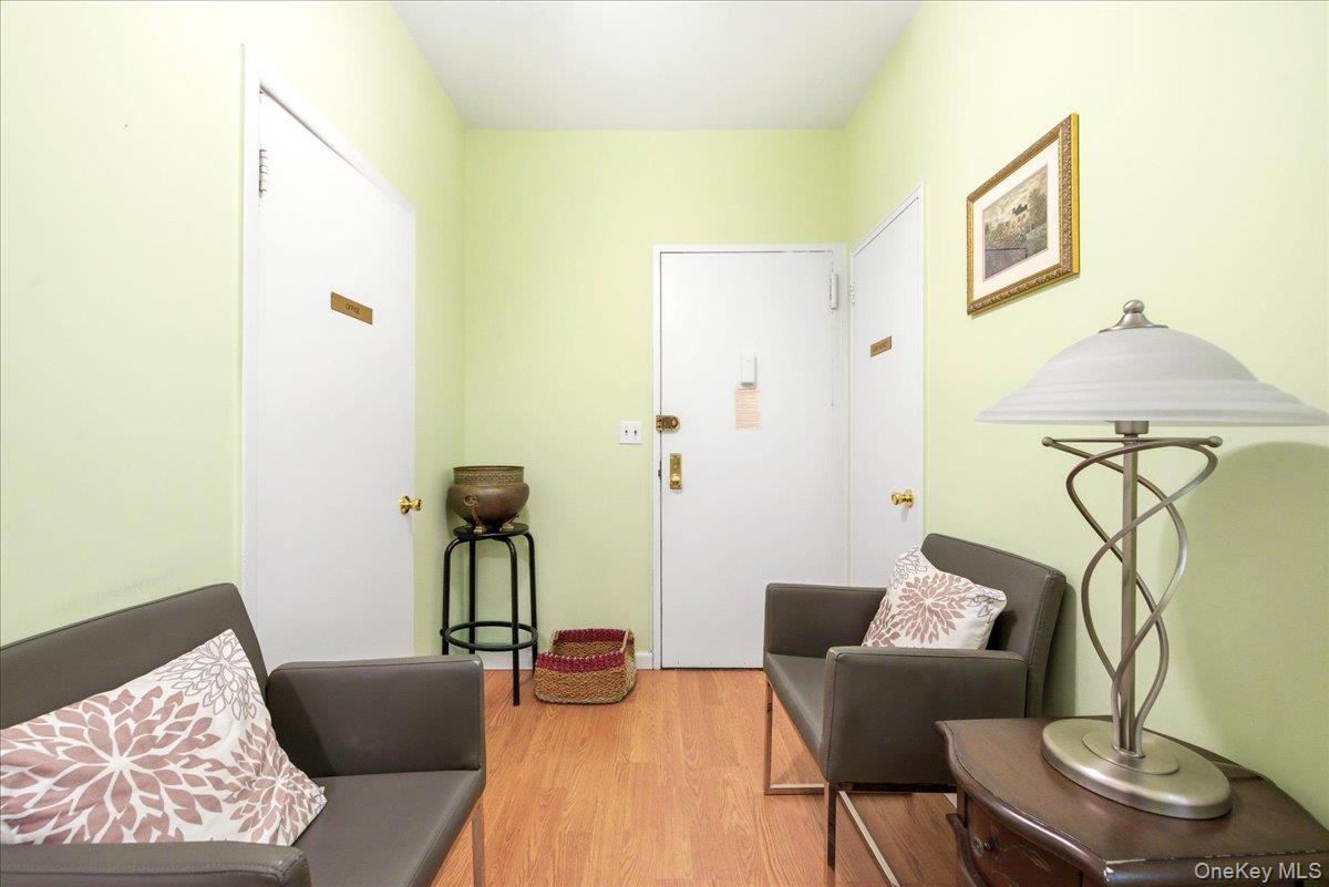 Commercial Sale in New York 5