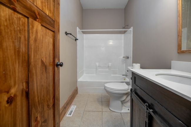 307 N Logan St, House other with 3 bedrooms, 2 bathrooms and 2 parking in Deer Creek IL | Image 32