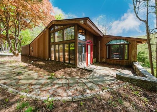 309 Salem Rd, Pound Ridge, NY, 10576-1337 | Card Image