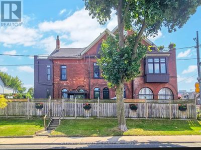 263 Keele St, House other with 5 bedrooms, 4 bathrooms and 6 parking in Toronto ON | Image 1